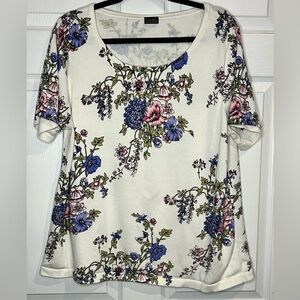 Salon Studio Women’s Vintage Floral top - Size XL